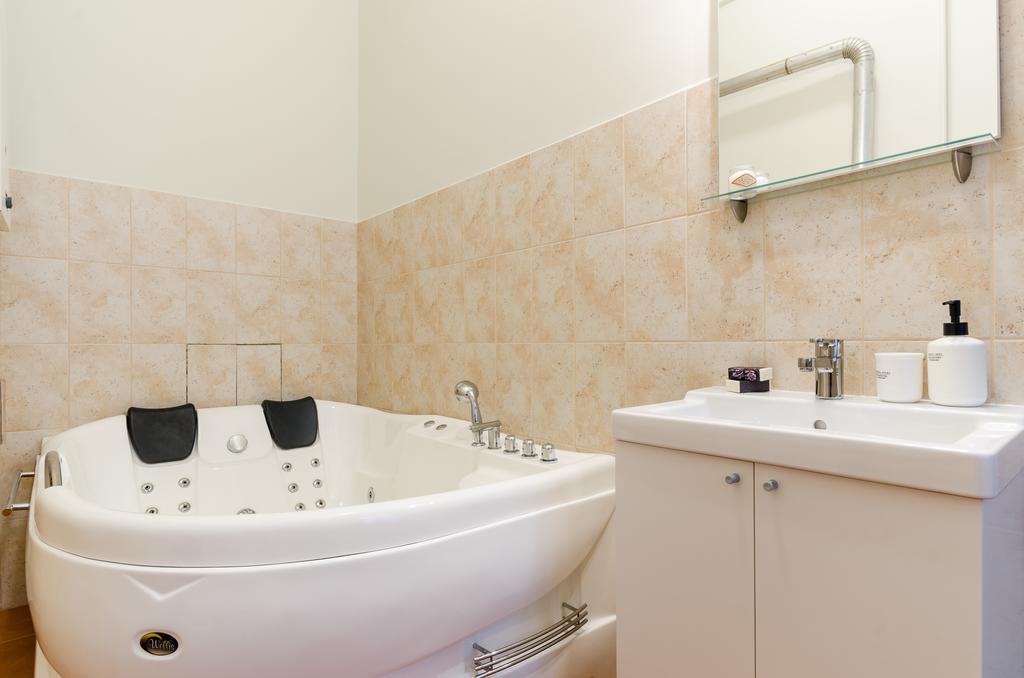 Cumin Apartments Будапеща Екстериор снимка